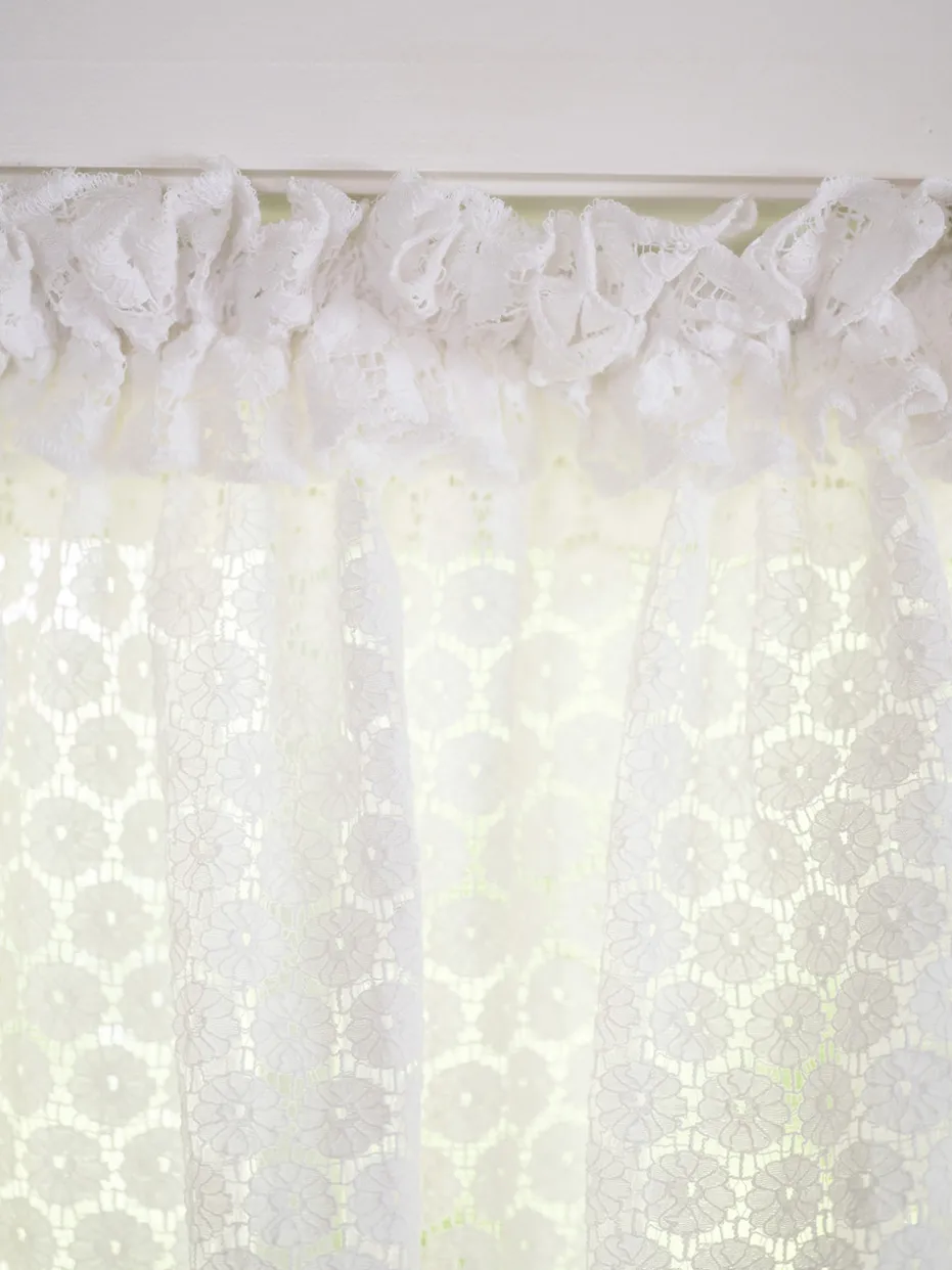 Daisy Lace Valance