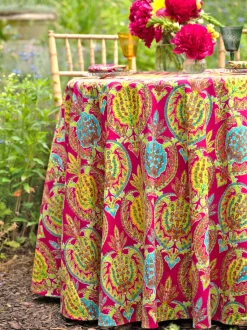 Hello Pineapple Round Cloth - Fuchsia