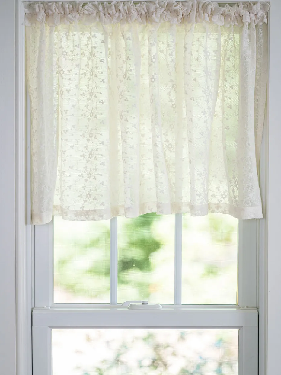 Layla's Lace Valance